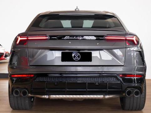 LAMBORGHINI URUS LP 650 4