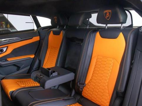 LAMBORGHINI URUS LP 650 4