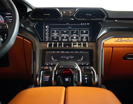 LAMBORGHINI URUS LP 650 4