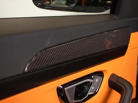 LAMBORGHINI URUS LP 650 4