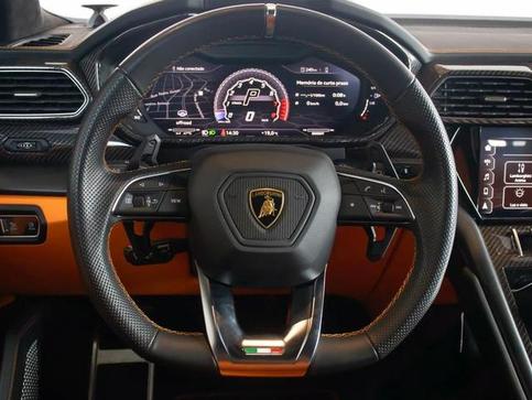 LAMBORGHINI URUS LP 650 4