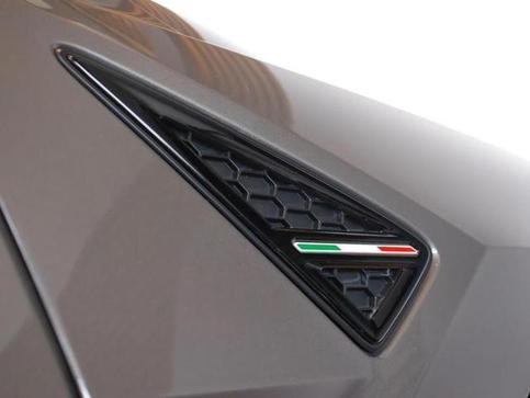 LAMBORGHINI URUS LP 650 4