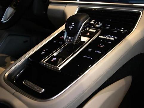 PORSCHE PANAMERA 4EHYB