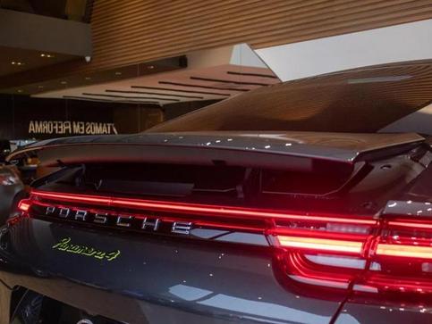 PORSCHE PANAMERA 4EHYB