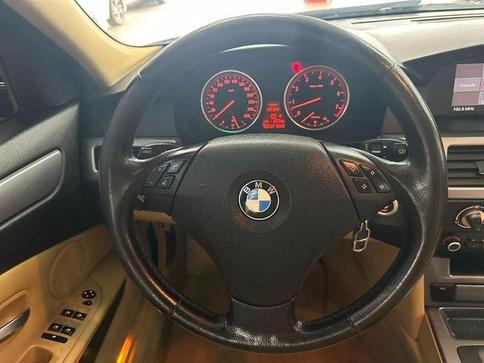 BMW 525I