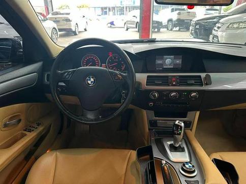 BMW 525I