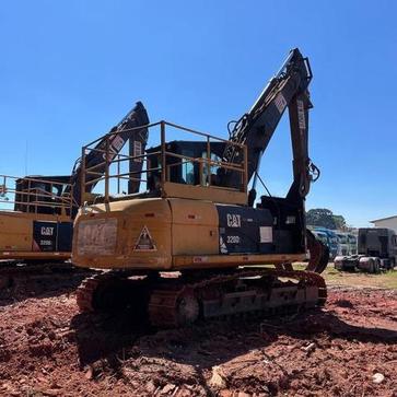 CATERPILLAR 320 D2