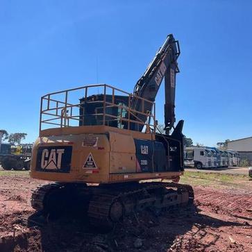 CATERPILLAR 320 D2