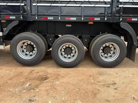 TRUCKVAN SEMIRREBOQUE GRANELEIRO
