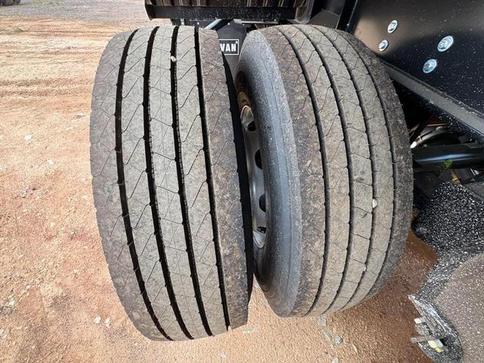 TRUCKVAN SEMIRREBOQUE GRANELEIRO