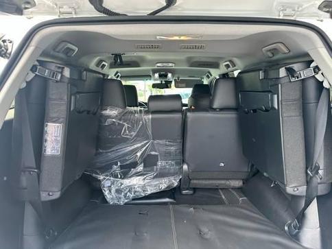 TOYOTA HILUX SW4 2.8 D-4D TURBO DIESEL SRX PLATINUM 7L 4X4 AUTOM�TICO