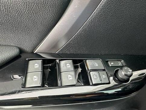 TOYOTA HILUX SW4 2.8 D-4D TURBO DIESEL SRX PLATINUM 7L 4X4 AUTOM�TICO