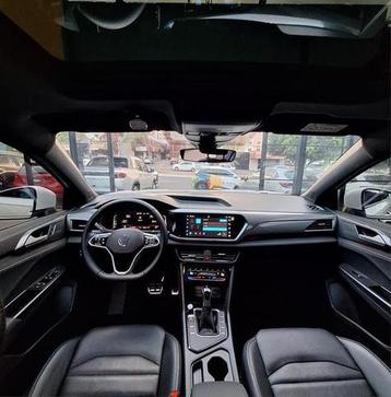 VOLKSWAGEN TAOS HIGHLINE 250 TSI