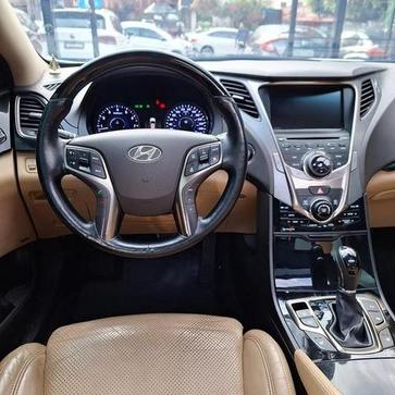 HYUNDAI AZERA 3.0 V6