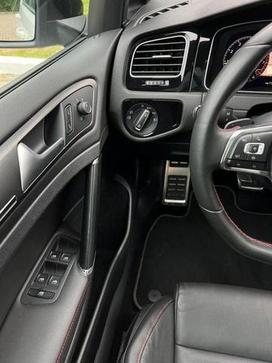 VOLKSWAGEN GOLF GTI AC