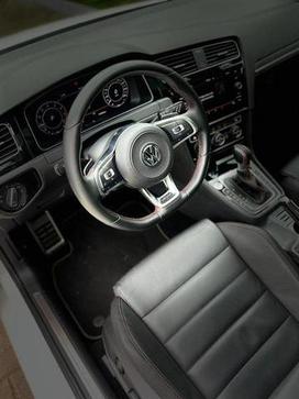 VOLKSWAGEN GOLF GTI AC