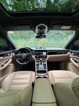 PORSCHE MACAN T