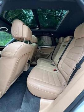 PORSCHE MACAN T