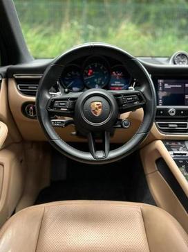 PORSCHE MACAN T