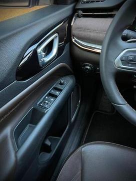 JEEP COMMANDER OVR T270