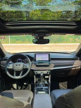 JEEP COMMANDER OVR T270