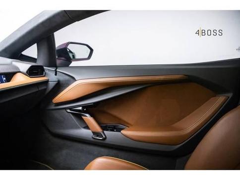 LAMBORGHINI REVUELTO 6.5 V12 PHEV AMT