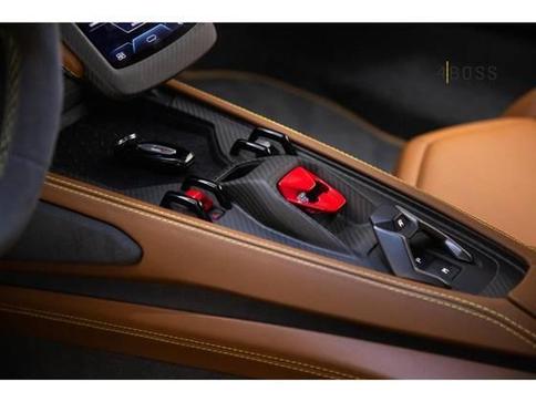 LAMBORGHINI REVUELTO 6.5 V12 PHEV AMT