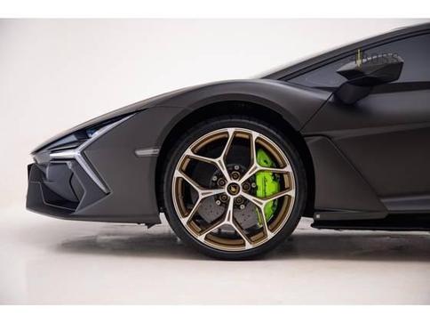 LAMBORGHINI REVUELTO 6.5 V12 PHEV AMT