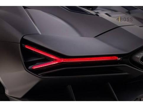 LAMBORGHINI REVUELTO 6.5 V12 PHEV AMT