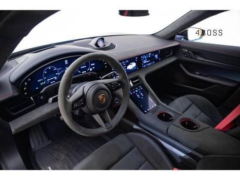 PORSCHE TAYCAN GTS EL�TRICO