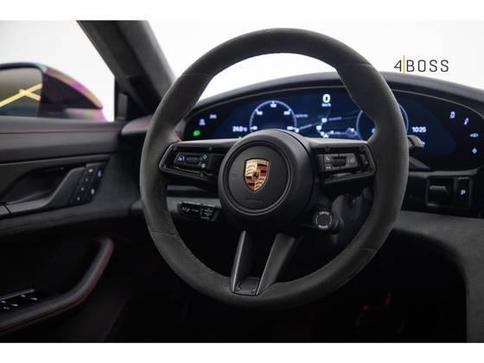 PORSCHE TAYCAN GTS EL�TRICO