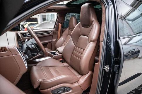 PORSCHE CAYENNE TURBO