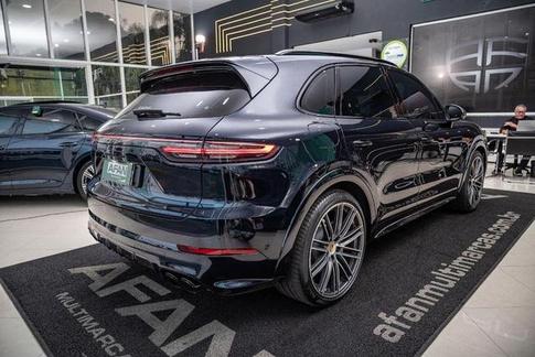 PORSCHE CAYENNE TURBO