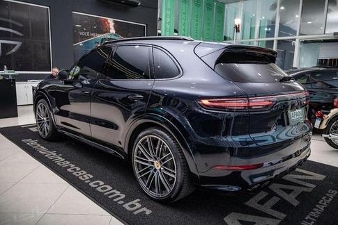 PORSCHE CAYENNE TURBO