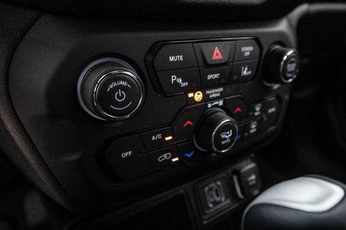 JEEP RENEGADE LGTD T270