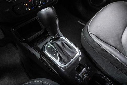 JEEP RENEGADE LGTD T270