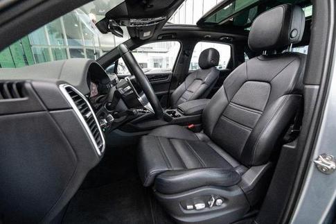PORSCHE CAYENNE PHEV