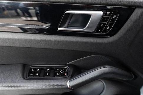 PORSCHE CAYENNE PHEV