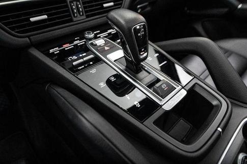 PORSCHE CAYENNE PHEV