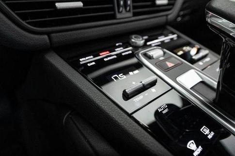 PORSCHE CAYENNE PHEV