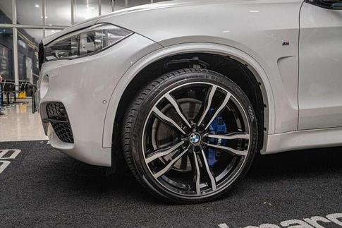 BMW X5 M50D