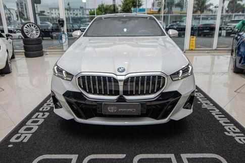 BMW 530E M SPORT