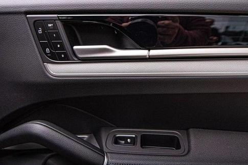 PORSCHE CAYENNE CP PHE