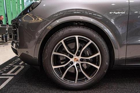 PORSCHE CAYENNE CP PHE