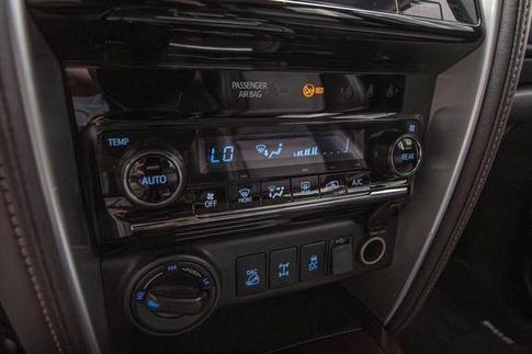 TOYOTA HILUX SWSRXA4FD