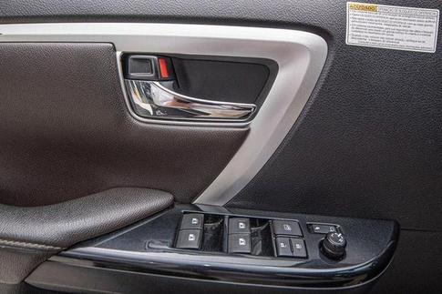 TOYOTA HILUX SWSRXA4FD