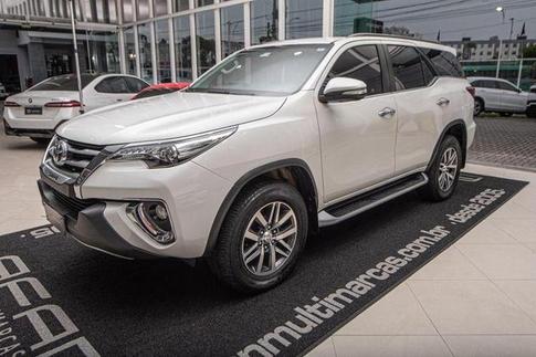 TOYOTA HILUX SWSRXA4FD