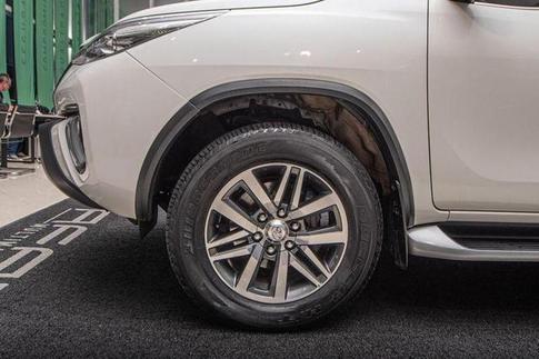 TOYOTA HILUX SWSRXA4FD