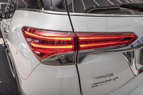 TOYOTA HILUX SWSRXA4FD