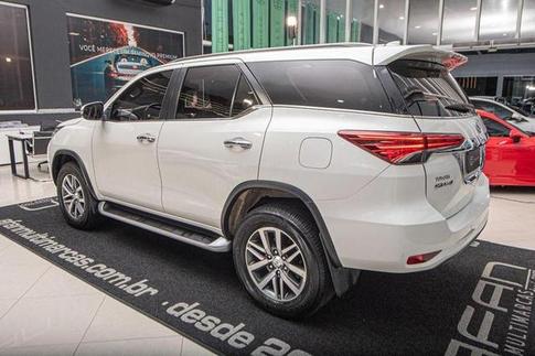 TOYOTA HILUX SWSRXA4FD